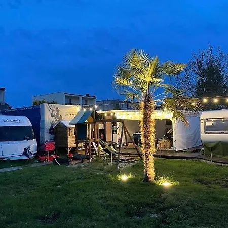 Przyczepa Kempingowa Zuzia Surfwioska * Jastarnia