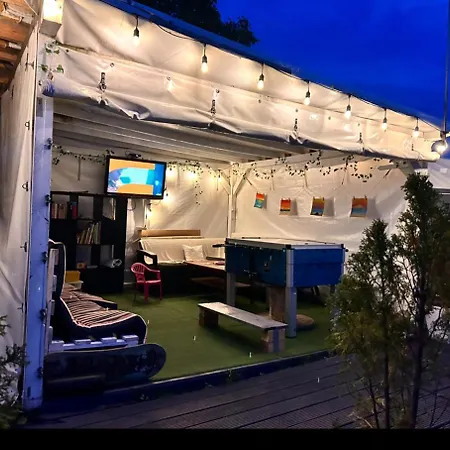 Przyczepa Kempingowa Zuzia Surfwioska Campsite *