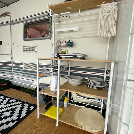 Przyczepa Kempingowa Zuzia Surfwioska Campsite *